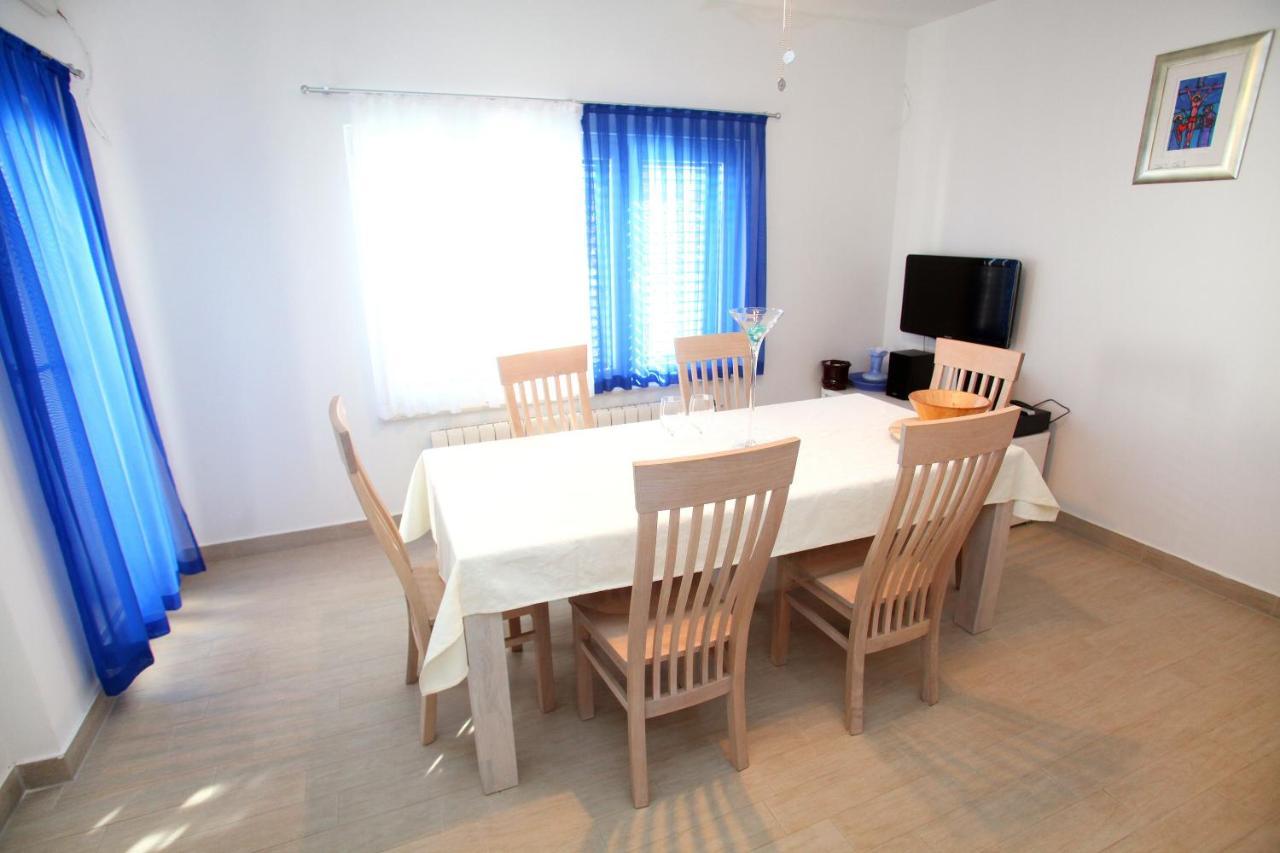Apartments Nakir สลาทิเน ห้อง รูปภาพ