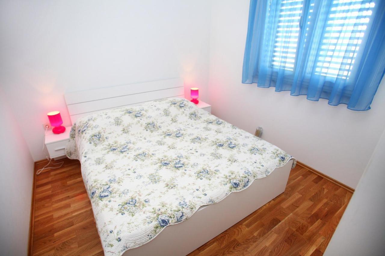 Apartments Nakir สลาทิเน ห้อง รูปภาพ
