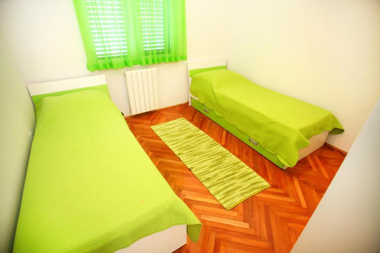 Apartments Nakir สลาทิเน ห้อง รูปภาพ