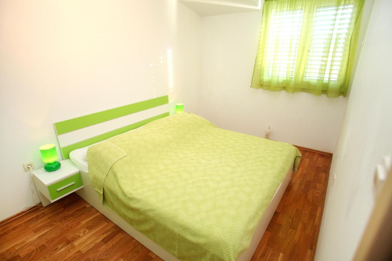 Apartments Nakir สลาทิเน ห้อง รูปภาพ