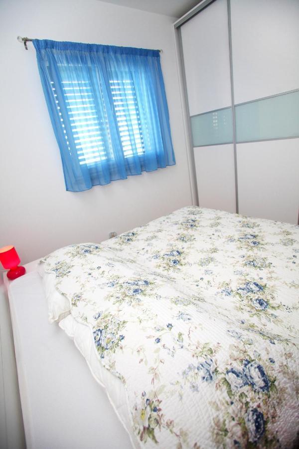 Apartments Nakir สลาทิเน ห้อง รูปภาพ
