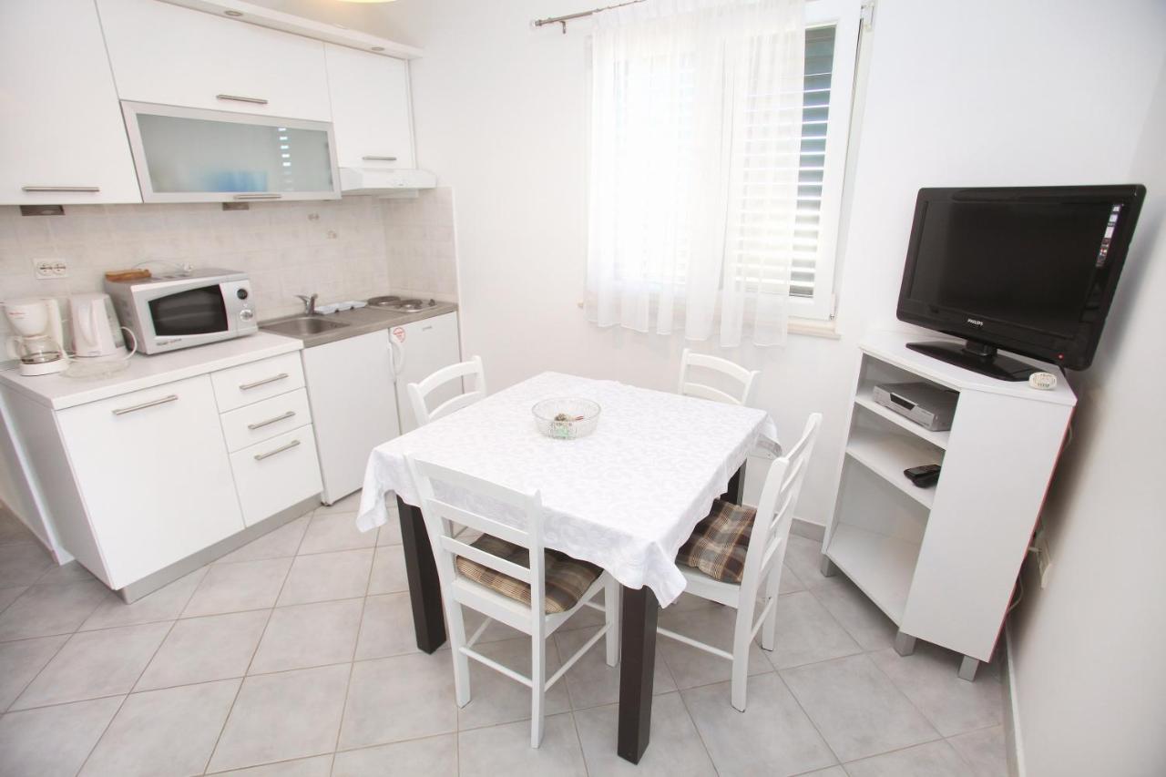 Apartments Nakir สลาทิเน ห้อง รูปภาพ