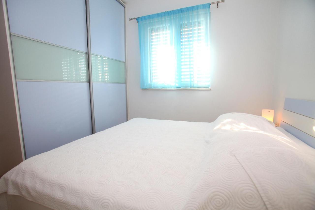 Apartments Nakir สลาทิเน ห้อง รูปภาพ