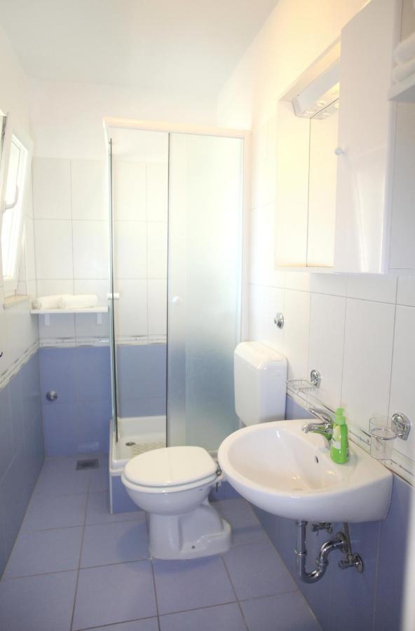 Apartments Nakir สลาทิเน ห้อง รูปภาพ