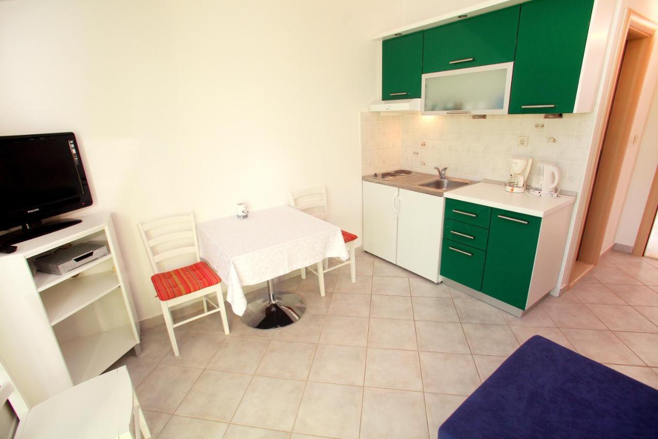 Apartments Nakir สลาทิเน ห้อง รูปภาพ