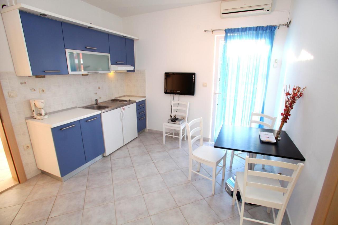 Apartments Nakir สลาทิเน ห้อง รูปภาพ