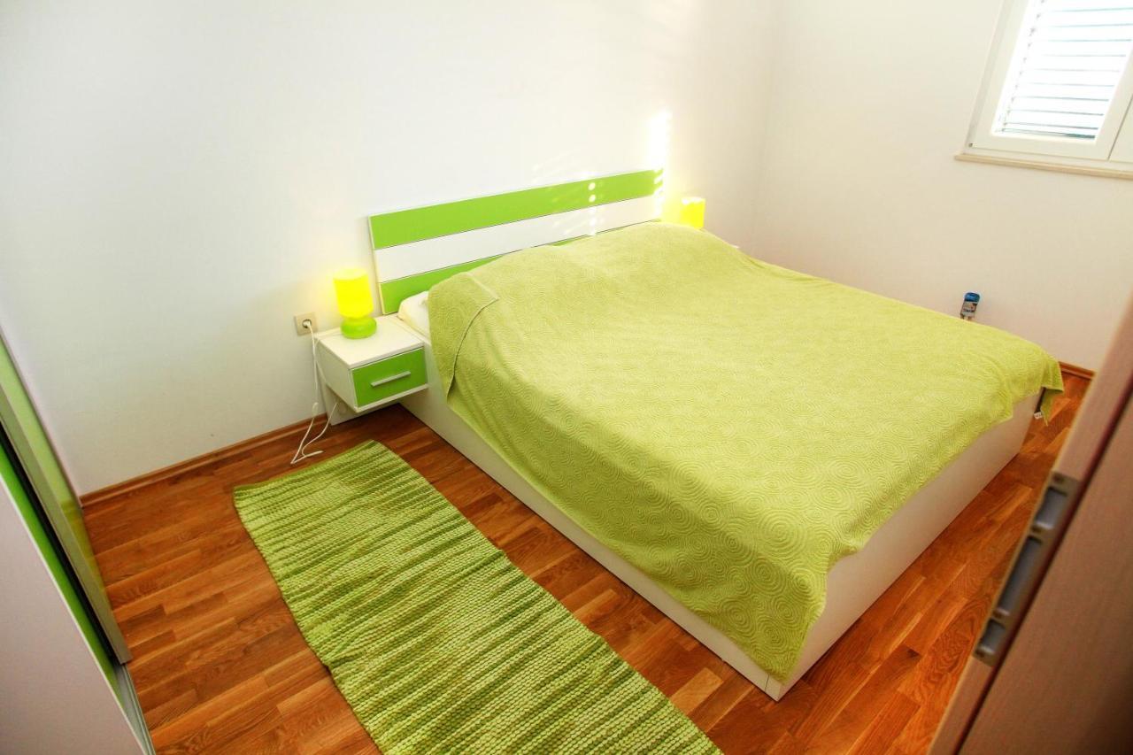 Apartments Nakir สลาทิเน ห้อง รูปภาพ
