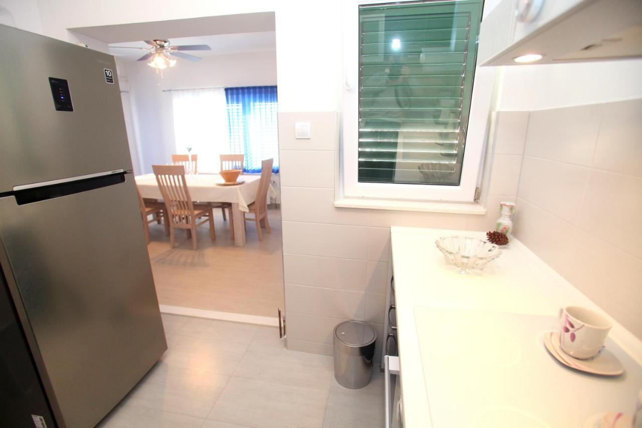 Apartments Nakir สลาทิเน ห้อง รูปภาพ