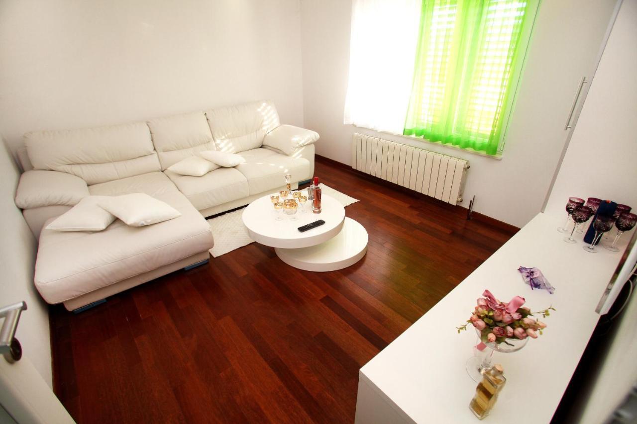 Apartments Nakir สลาทิเน ห้อง รูปภาพ